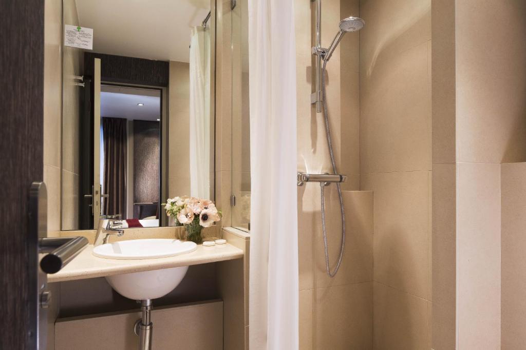 Two Connecting Double Rooms